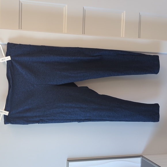 Navy blue cropped pocket leggings - Picture 1 of 4